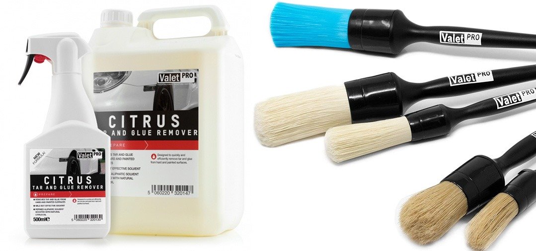 Pour Supprimer le goudron sur les jantes vous pouvez employer le VALETPRO Citrus Tar and Glue remover, le Gyeon TAR ou encore le TARX de CARPRO et un pinceau chemical resistant