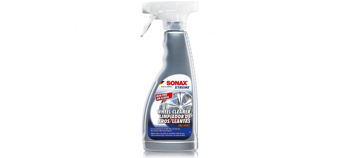 Voici le nettoyant jantes et décontaminant ferreux Sonax Xtrem Wheel Cleaner Plus