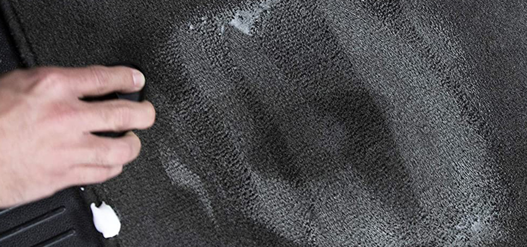 Shampoing moquette nettoie tous types de revêtements textiles, tapis etc